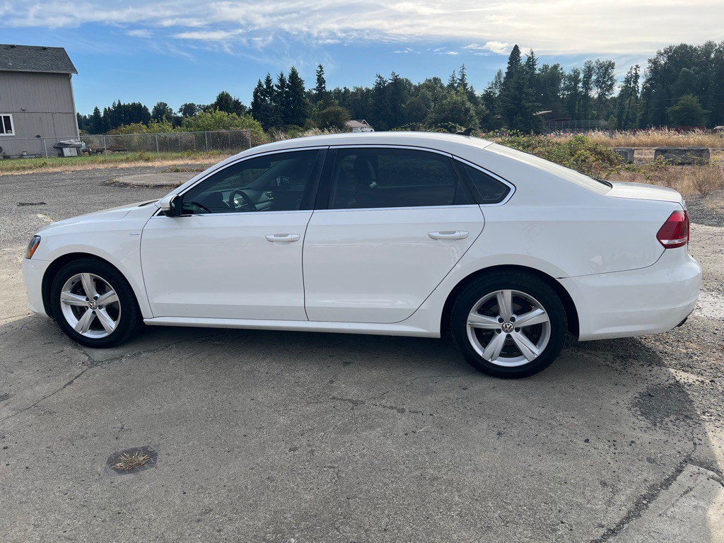 2014 Volkswagen Passat Image 9