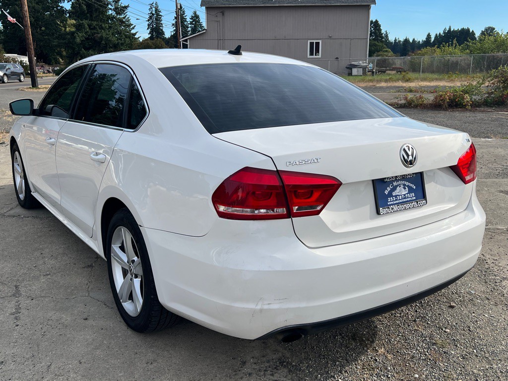 2014 Volkswagen Passat Image 11