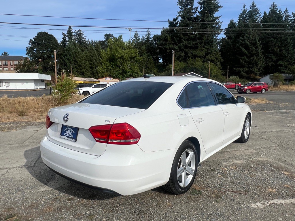 2014 Volkswagen Passat Image 14