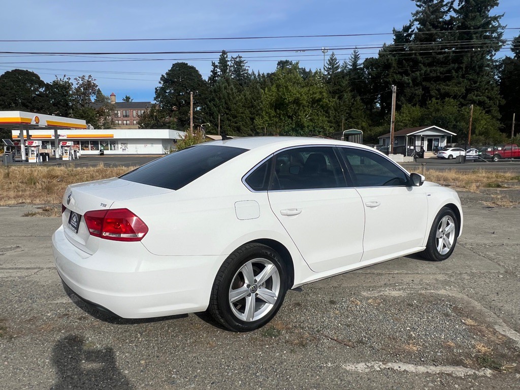2014 Volkswagen Passat Image 15