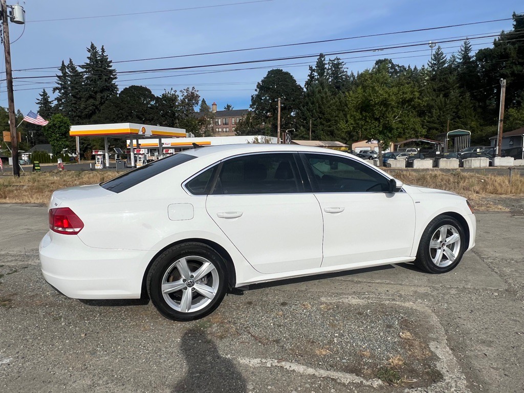 2014 Volkswagen Passat Image 16