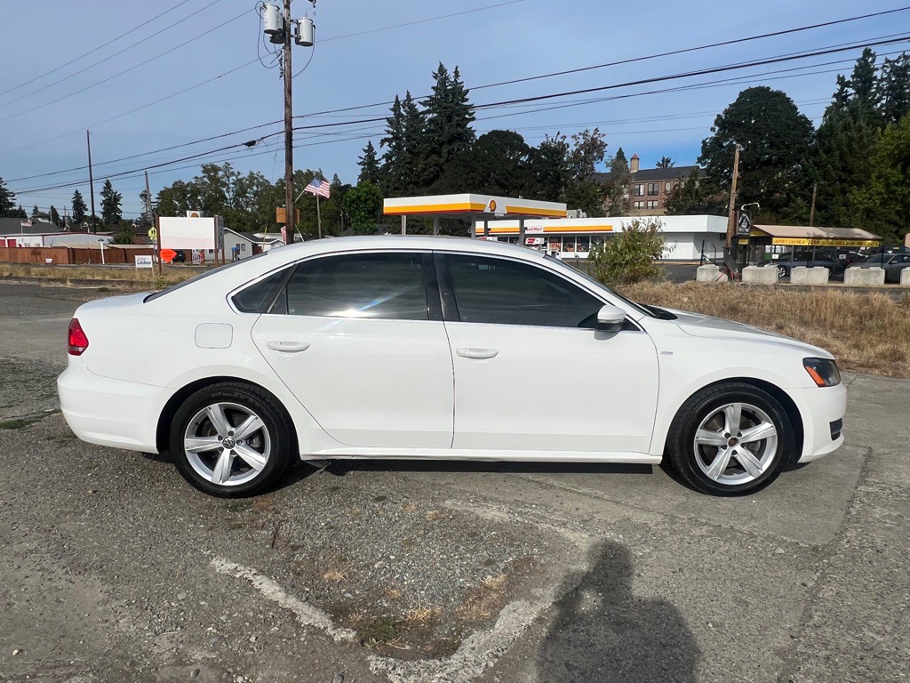 2014 Volkswagen Passat Image 17