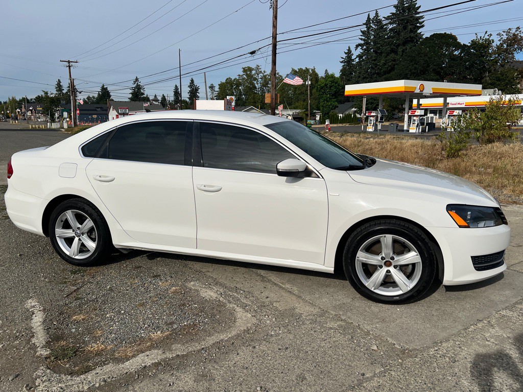 2014 Volkswagen Passat Image 18