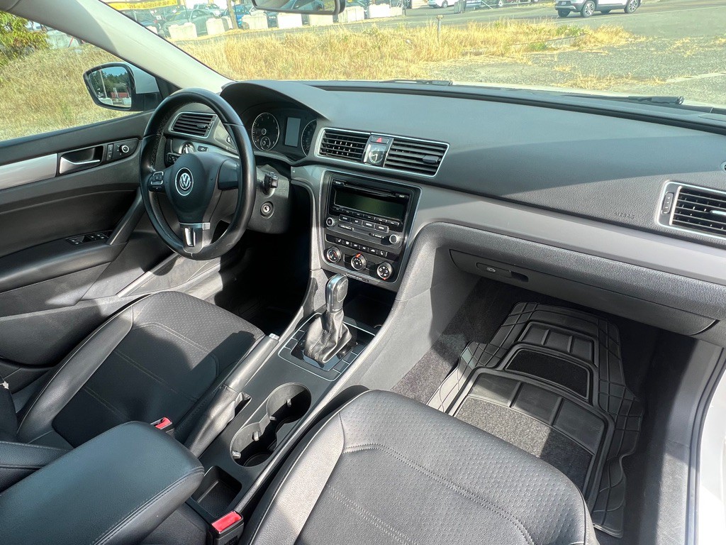 2014 Volkswagen Passat Image 22
