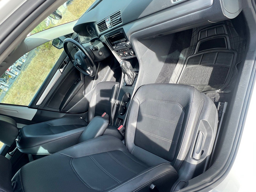 2014 Volkswagen Passat Image 23