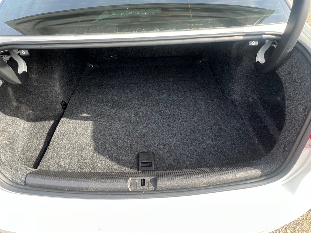 2014 Volkswagen Passat Image 25