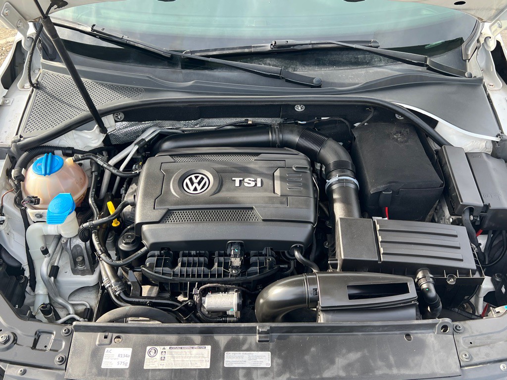 2014 Volkswagen Passat Image 31