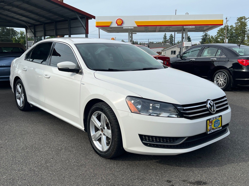 2014 Volkswagen Passat Image 32