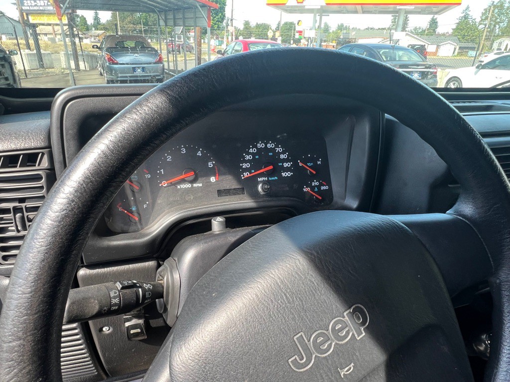 2003 Jeep Wrangler Image 10