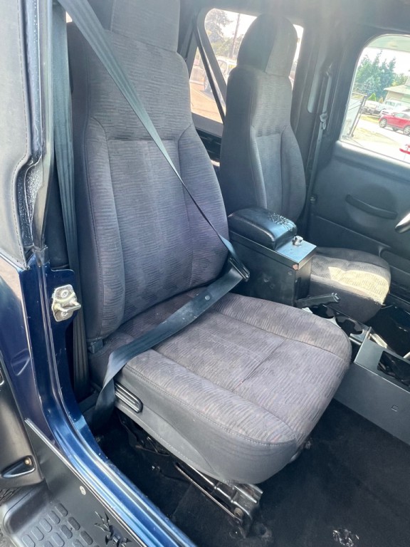 2003 Jeep Wrangler Image 12