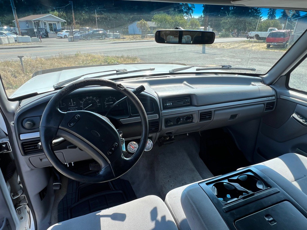 1995 Ford F-350 Image 24