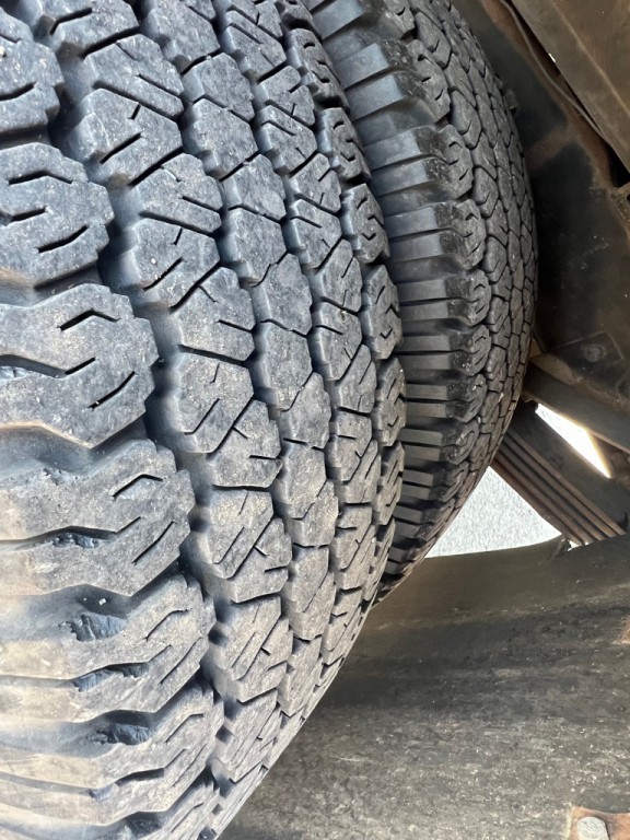 1995 Ford F-350 Image 25