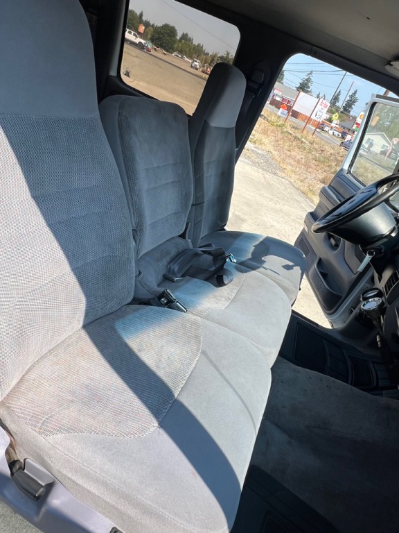 1995 Ford F-350 Image 30