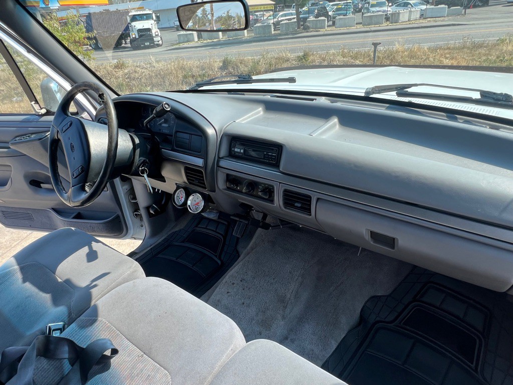 1995 Ford F-350 Image 31