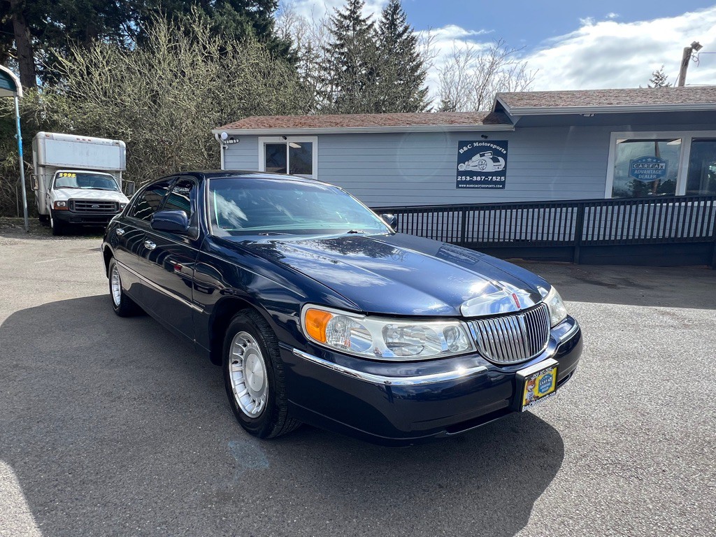 2001 Lincoln Town Car Image 6