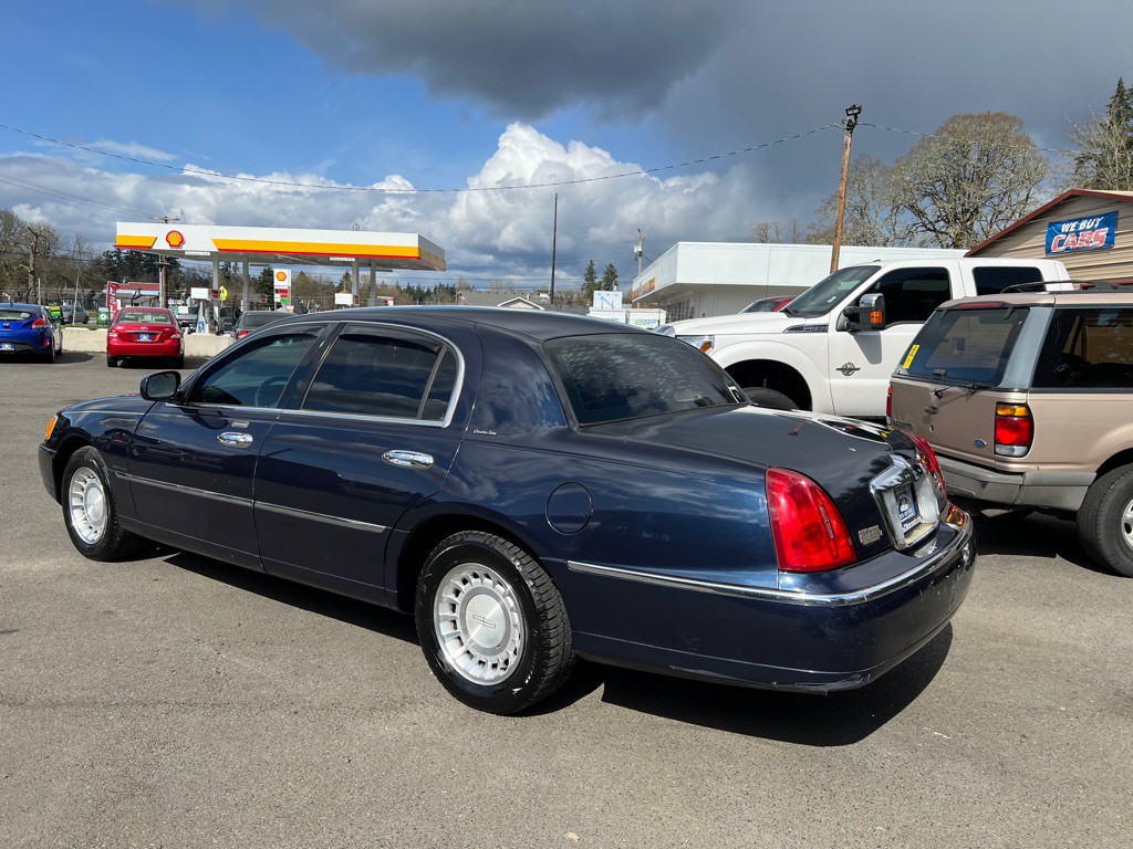 2001 Lincoln Town Car Image 14