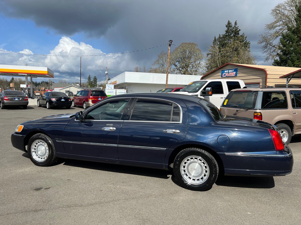 2001 Lincoln Town Car Image 15