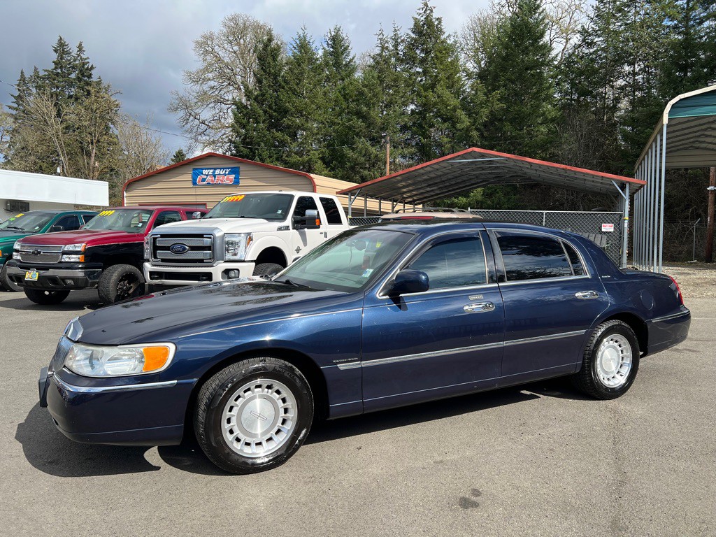 2001 Lincoln Town Car Image 17