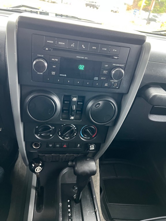 2010 Jeep Wrangler Unlimited Image 29