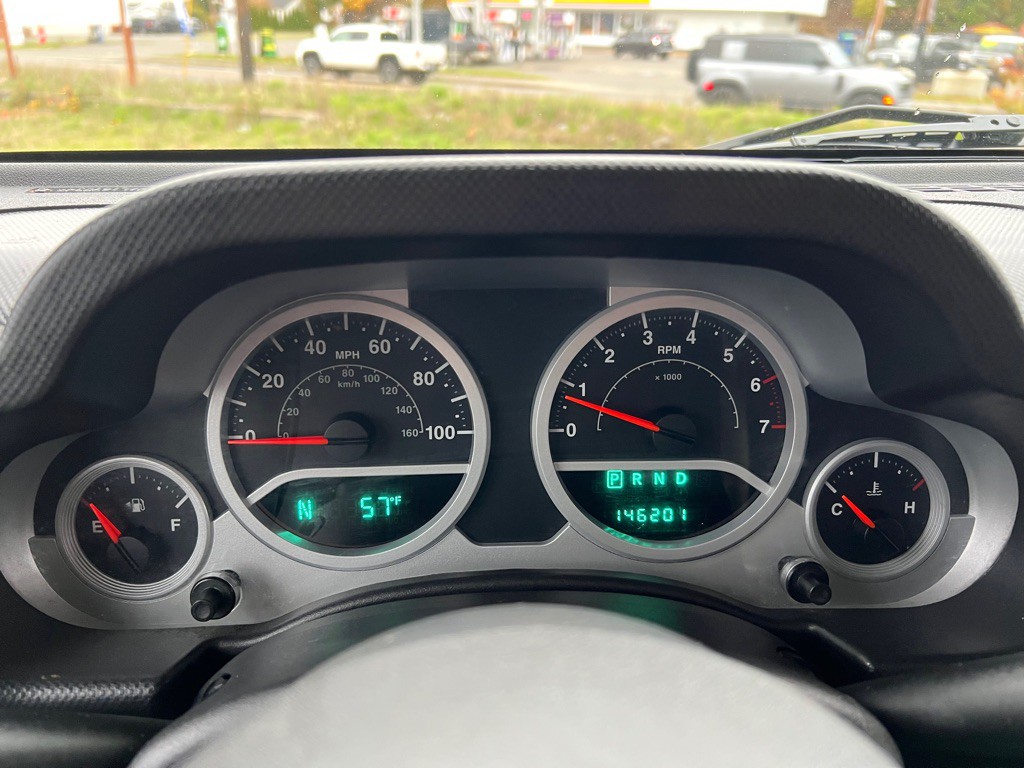 2010 Jeep Wrangler Unlimited Image 30