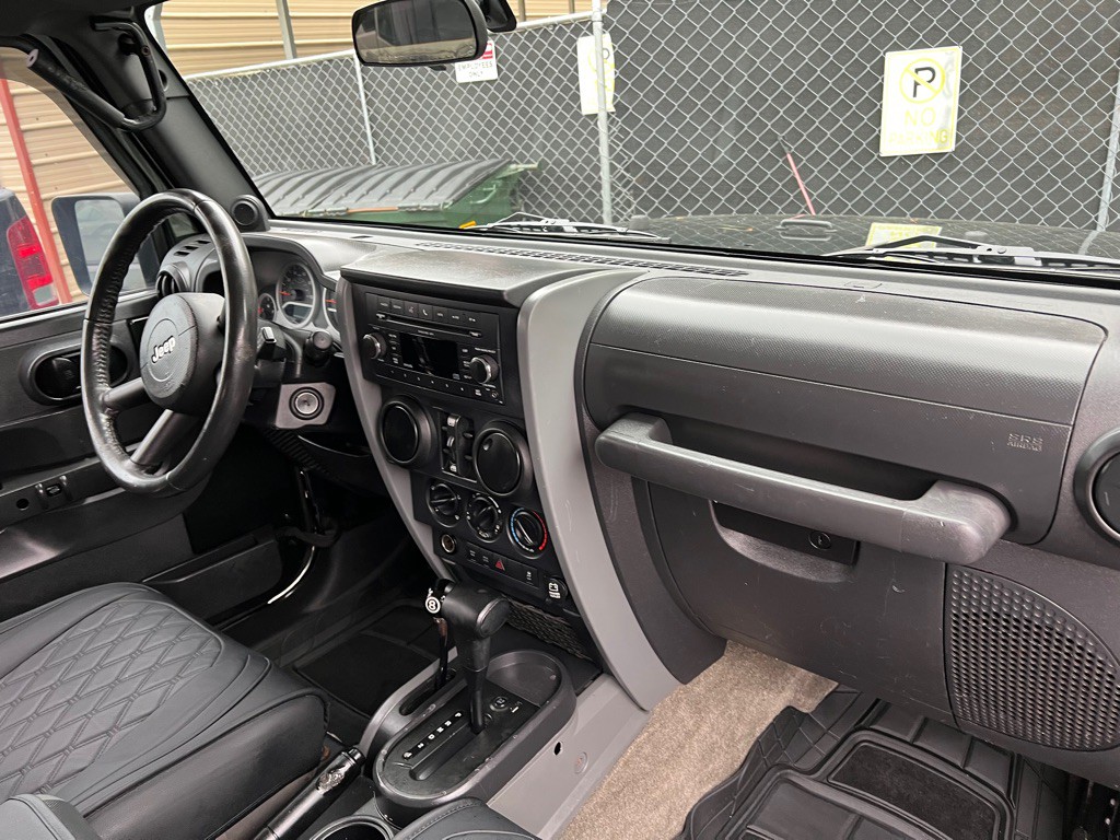 2010 Jeep Wrangler Unlimited Image 33