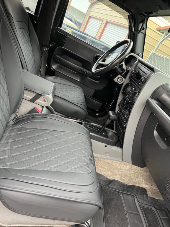 2010 Jeep Wrangler Unlimited Image 34