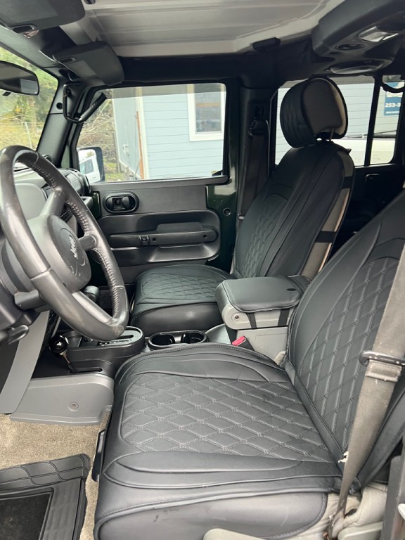 2010 Jeep Wrangler Unlimited Image 40