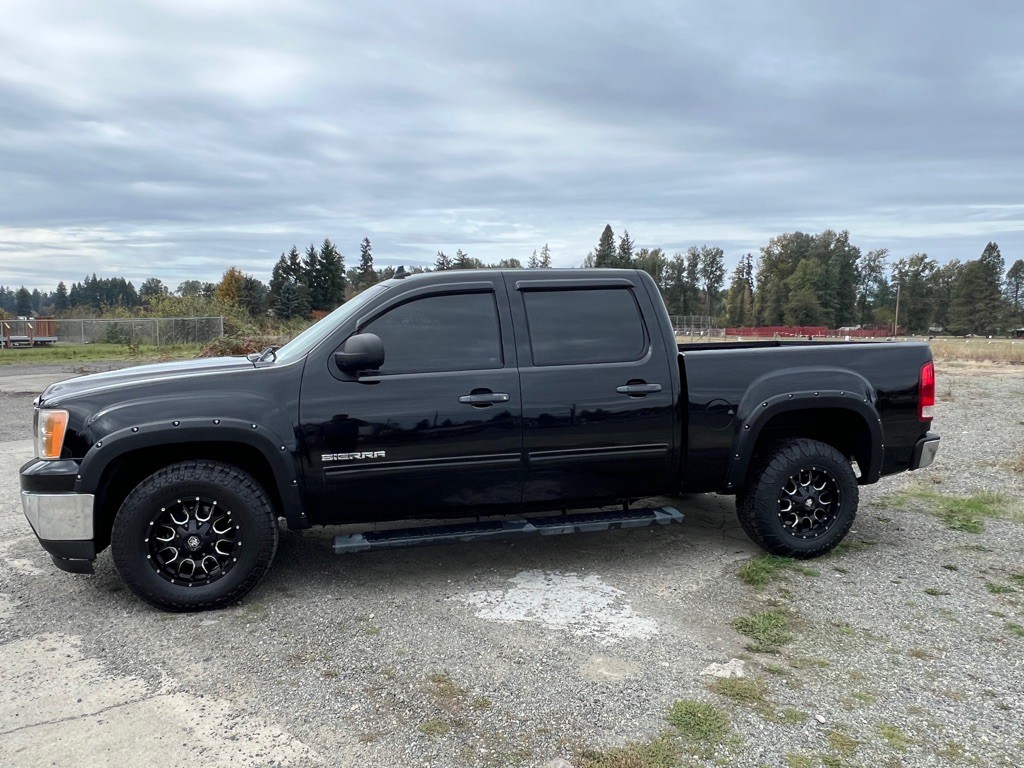 2011 GMC Sierra Image 3