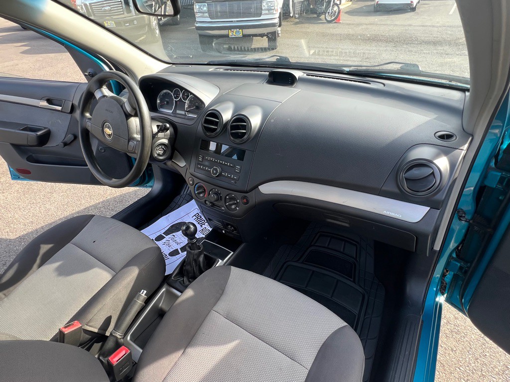 2009 Chevrolet Aveo Image 24