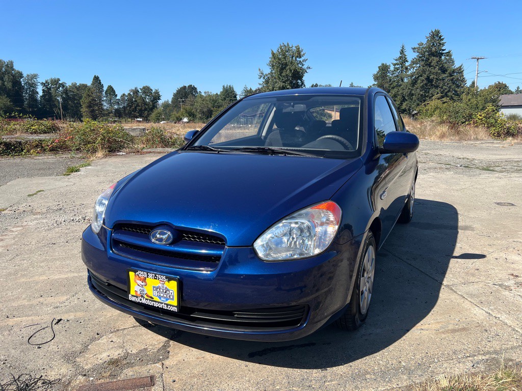 2010 Hyundai Accent Image 3