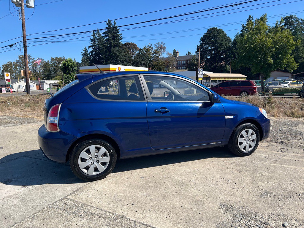 2010 Hyundai Accent Image 9