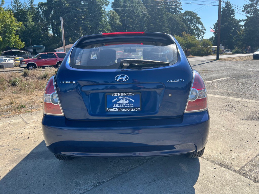 2010 Hyundai Accent Image 13