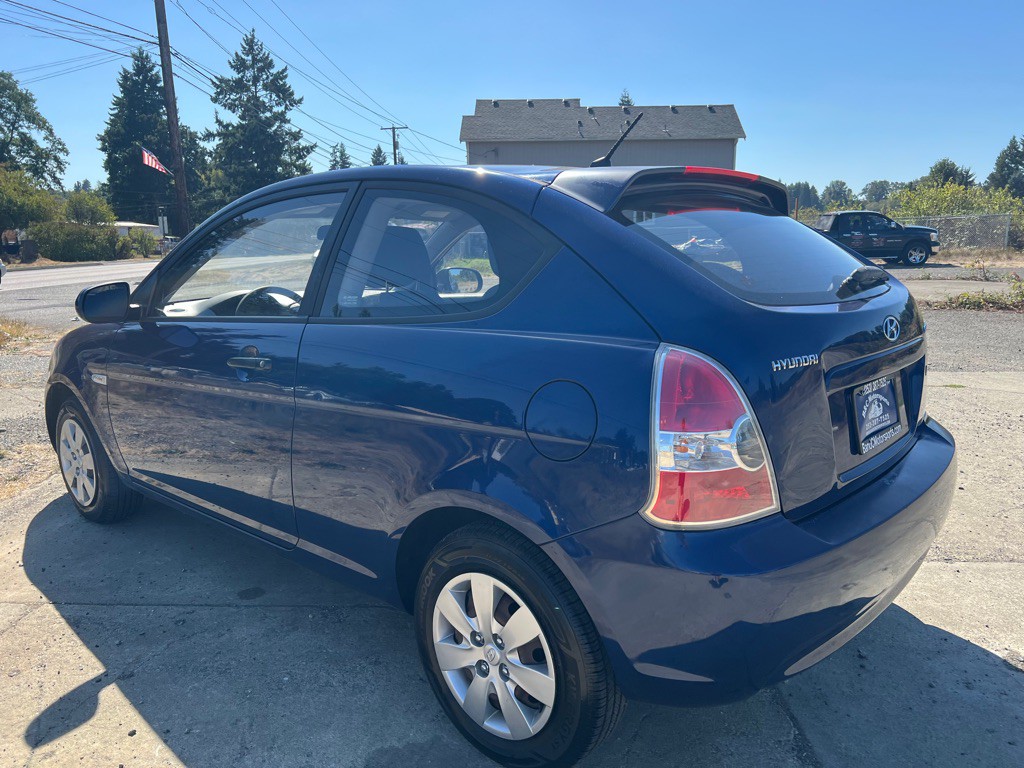 2010 Hyundai Accent Image 15