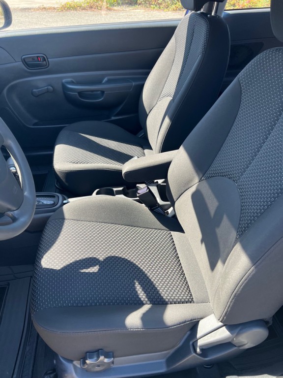 2010 Hyundai Accent Image 20
