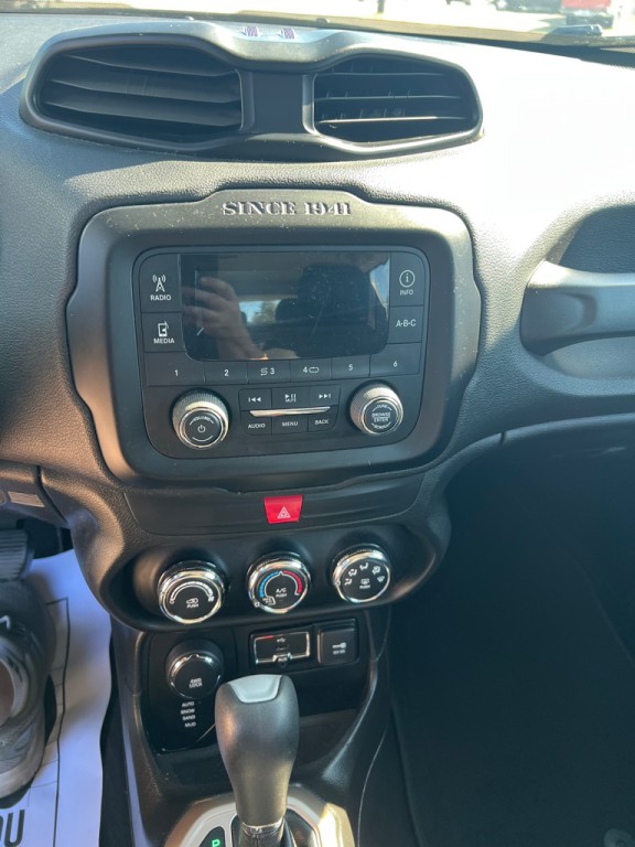 2017 Jeep Renegade Image 23