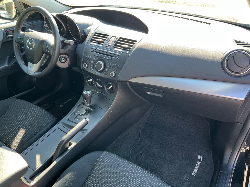2012 Mazda Mazda3 Image 17
