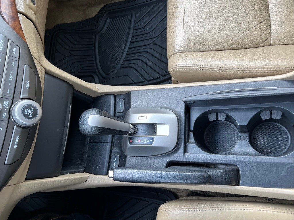 2009 Honda Accord Image 16