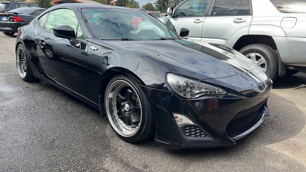 2013 Scion FR-S Image 8