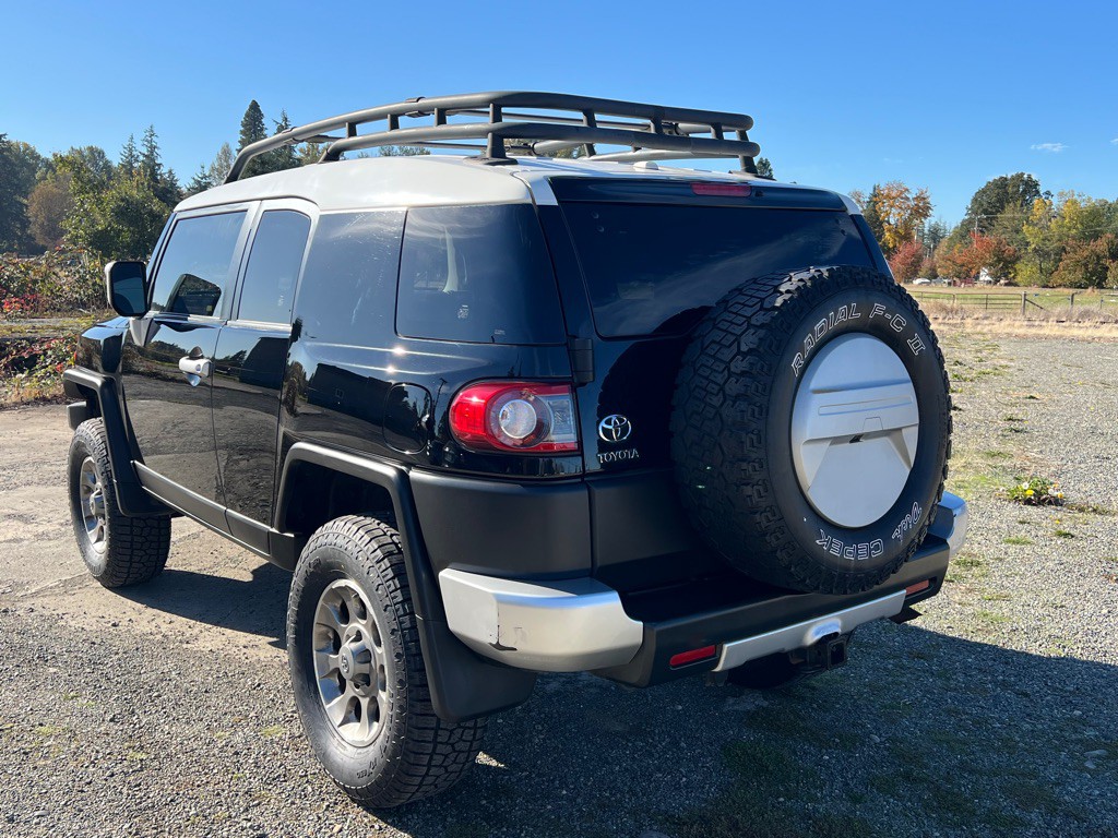 2013 Toyota FJ Cruiser Image 8