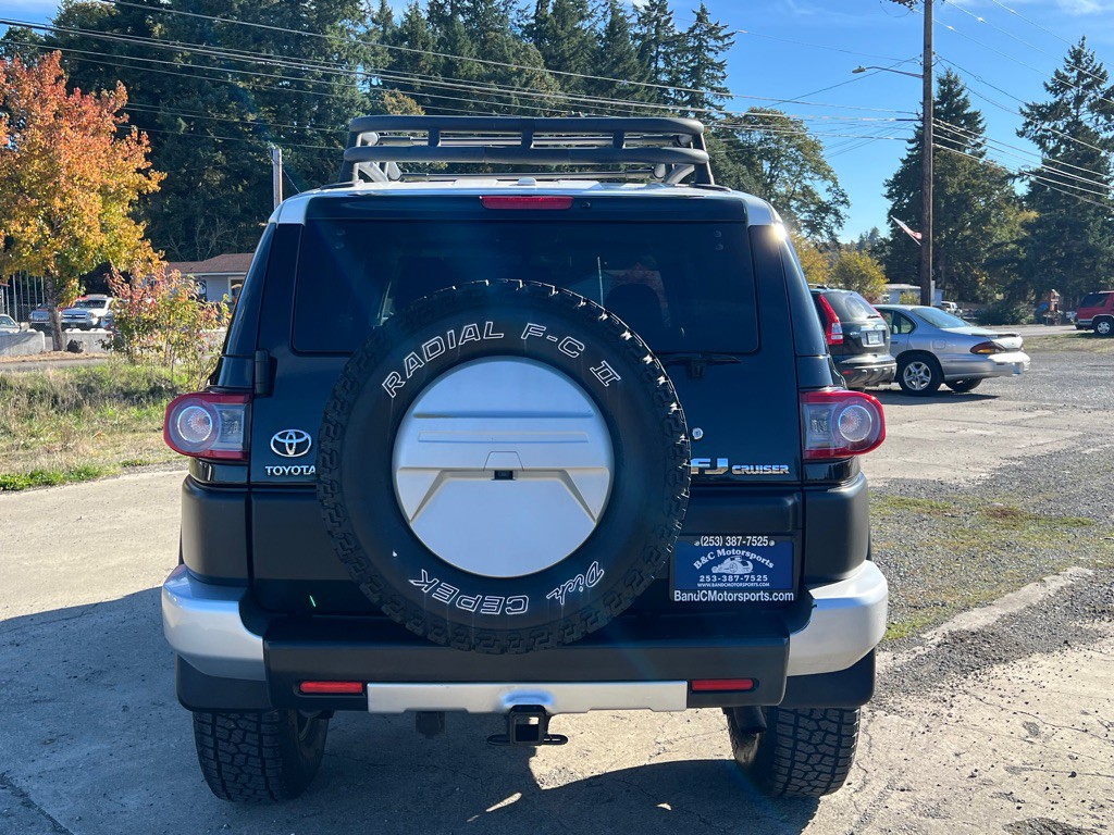 2013 Toyota FJ Cruiser Image 10