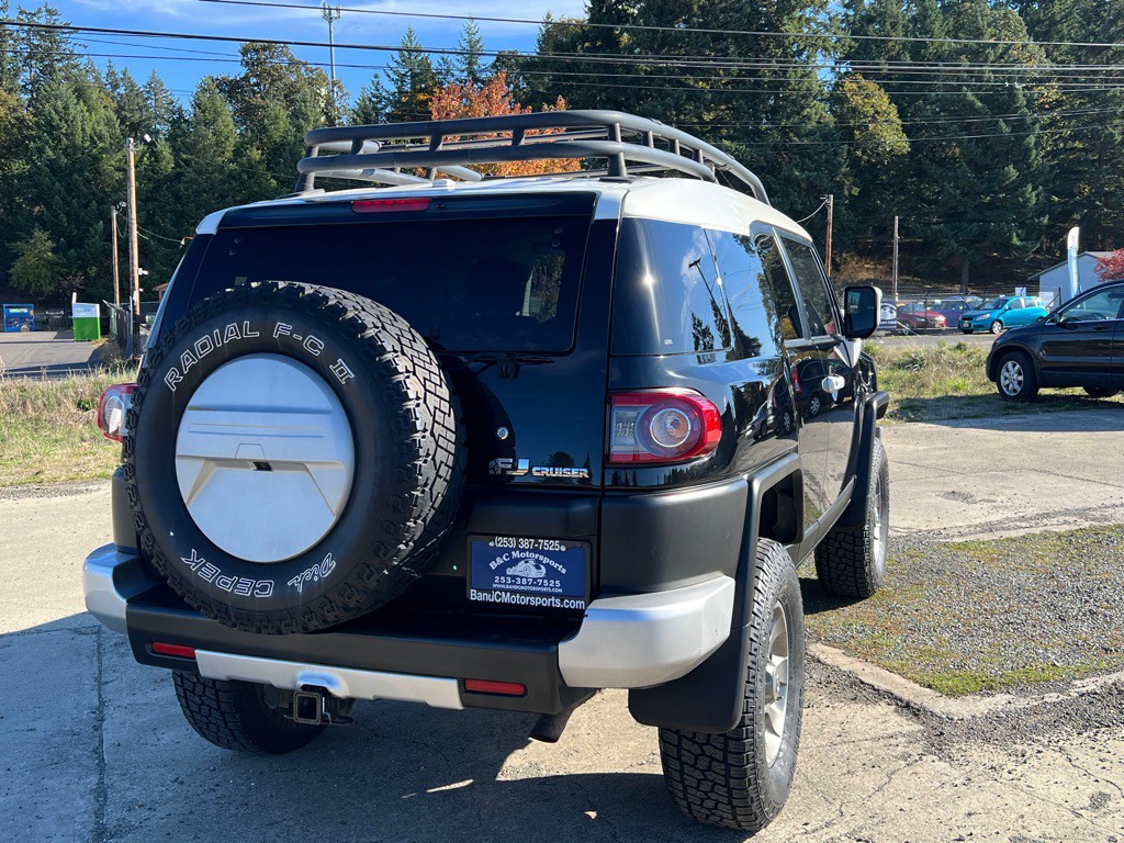 2013 Toyota FJ Cruiser Image 11