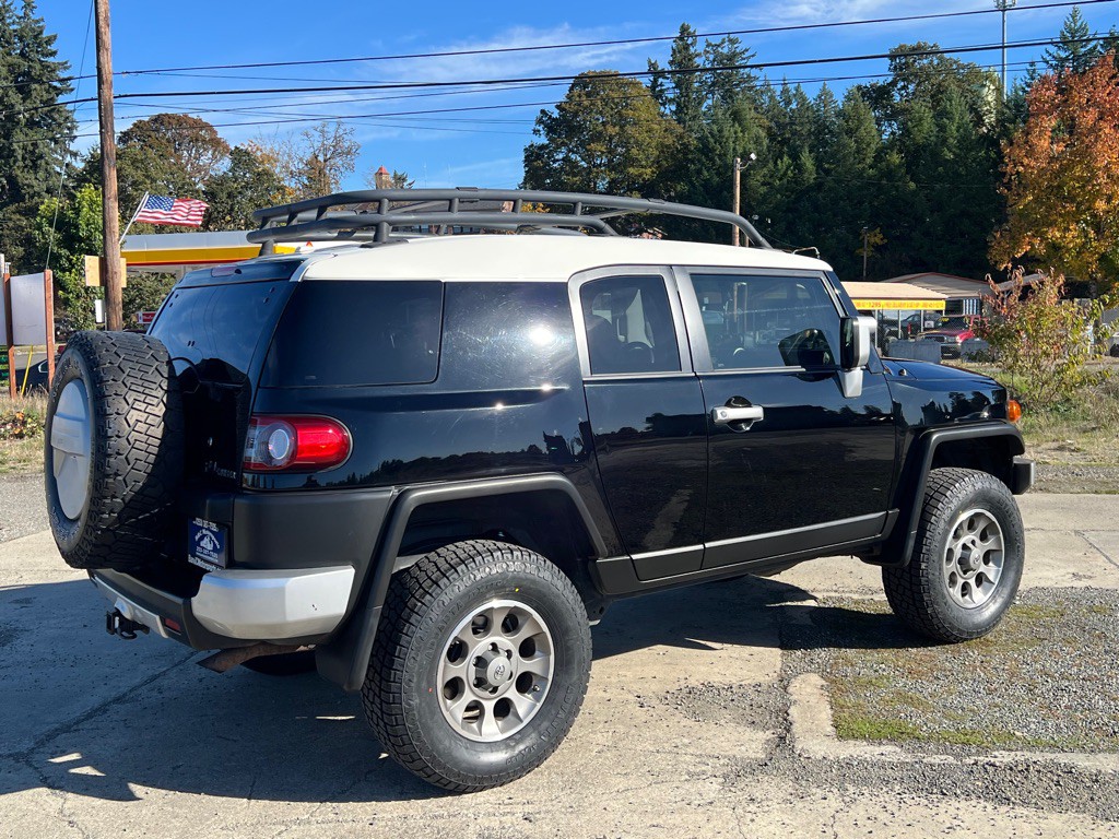 2013 Toyota FJ Cruiser Image 13