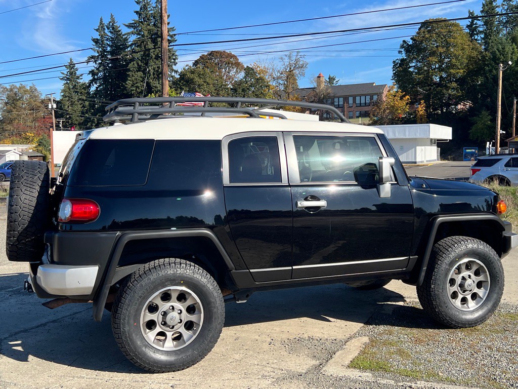 2013 Toyota FJ Cruiser Image 14