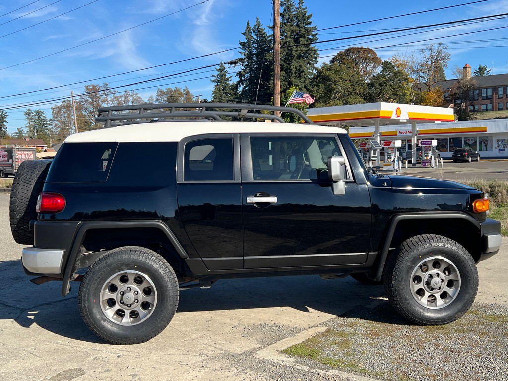 2013 Toyota FJ Cruiser Image 15