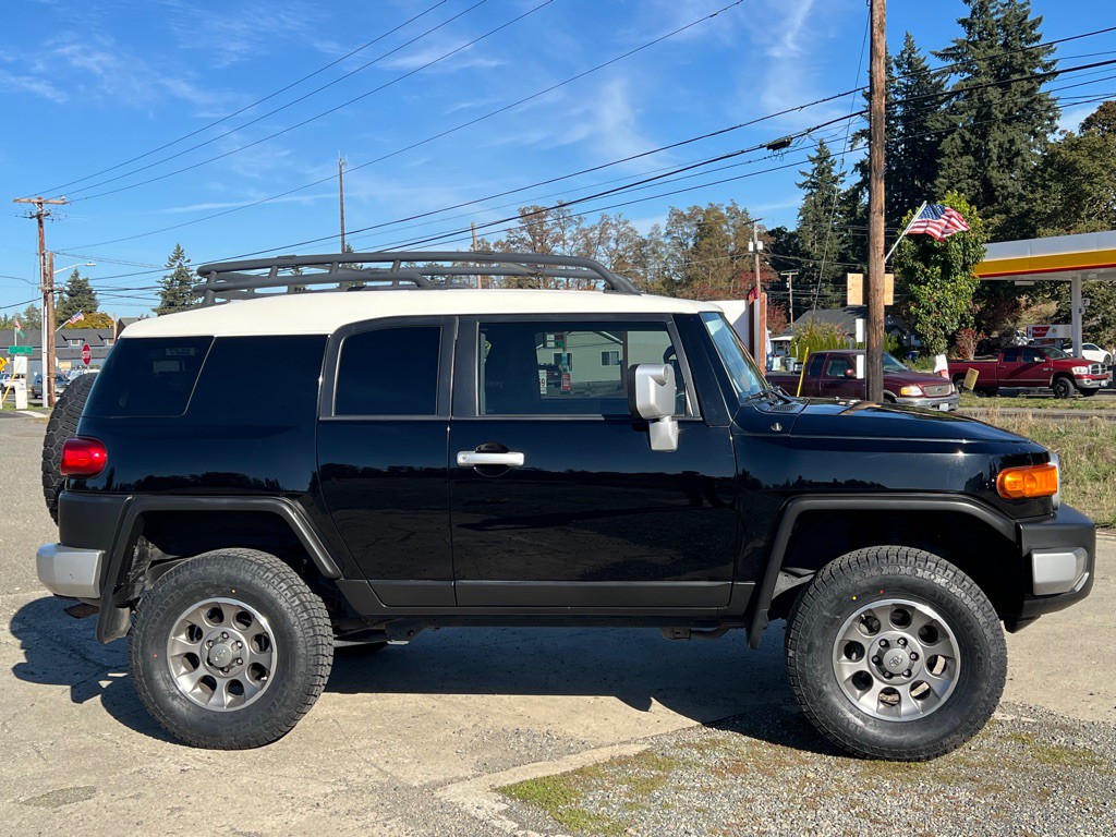 2013 Toyota FJ Cruiser Image 16