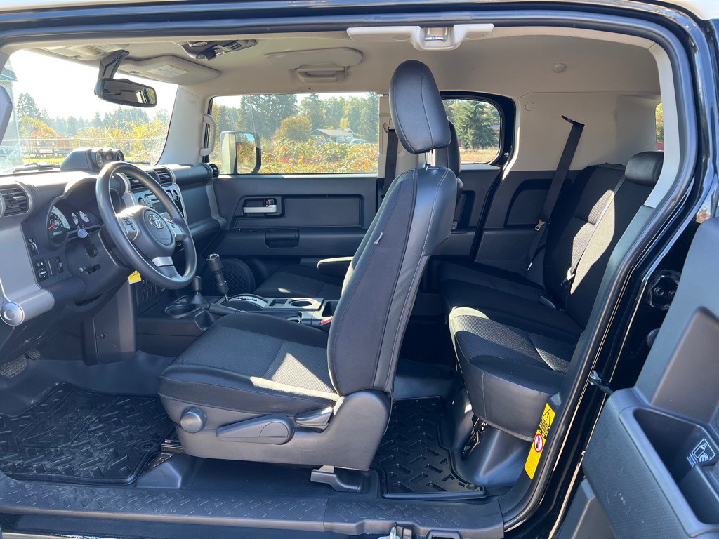2013 Toyota FJ Cruiser Image 23