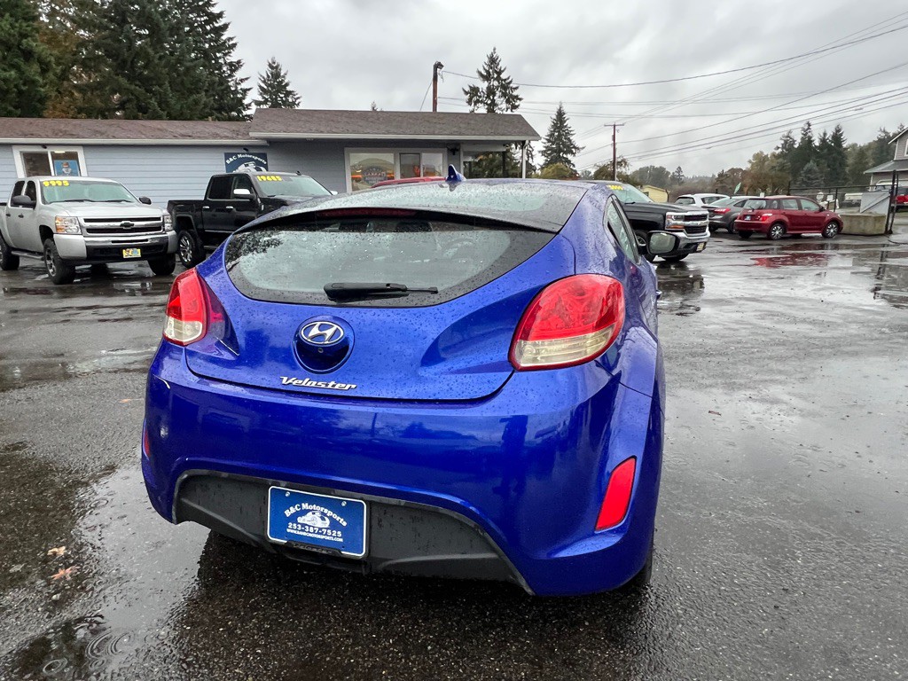 2014 Hyundai Veloster Image 8