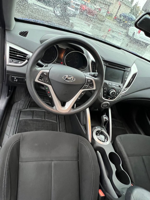 2014 Hyundai Veloster Image 22