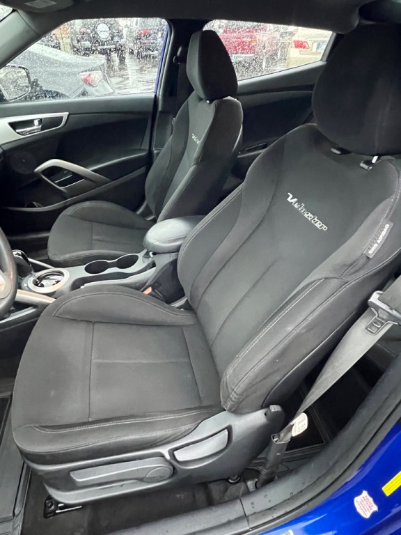 2014 Hyundai Veloster Image 25
