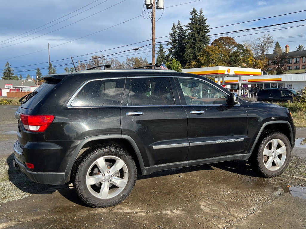 2011 Jeep Grand Cherokee Image 11